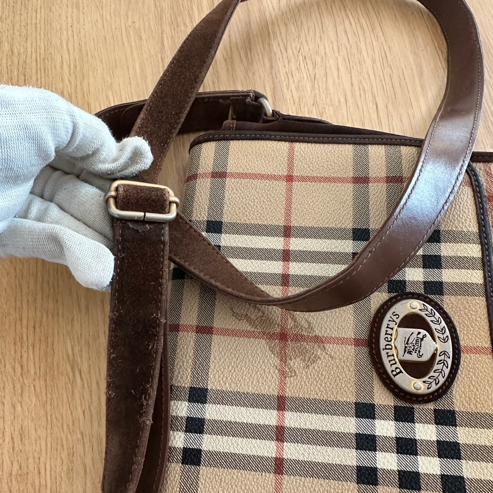 Burberrys Vintage Check Crossbody Bag - Picture 6 of 16
